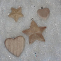 Pack of 2 wooden heart & 2 star in 2 sizes, as shown with metal eye  to hang